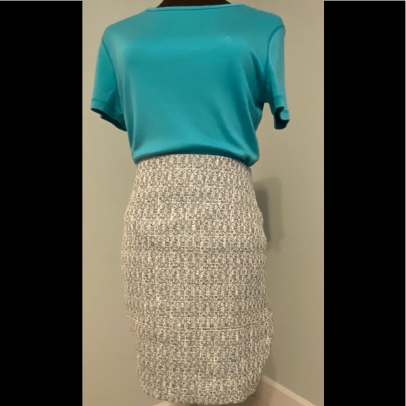 Ann Taylor Dresses & Skirts - Skirt - Ann Taylor lined mini skirt, cream/blue green, size 0.